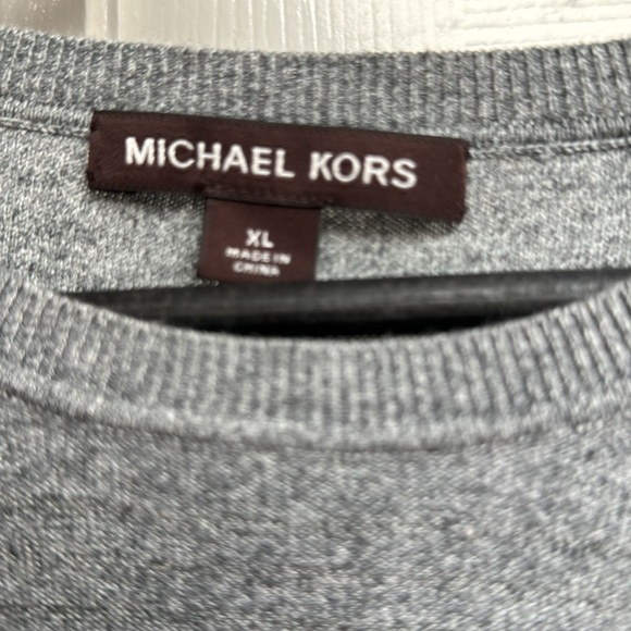 Michael Kors Crew Neck - Picture 2 of 4
